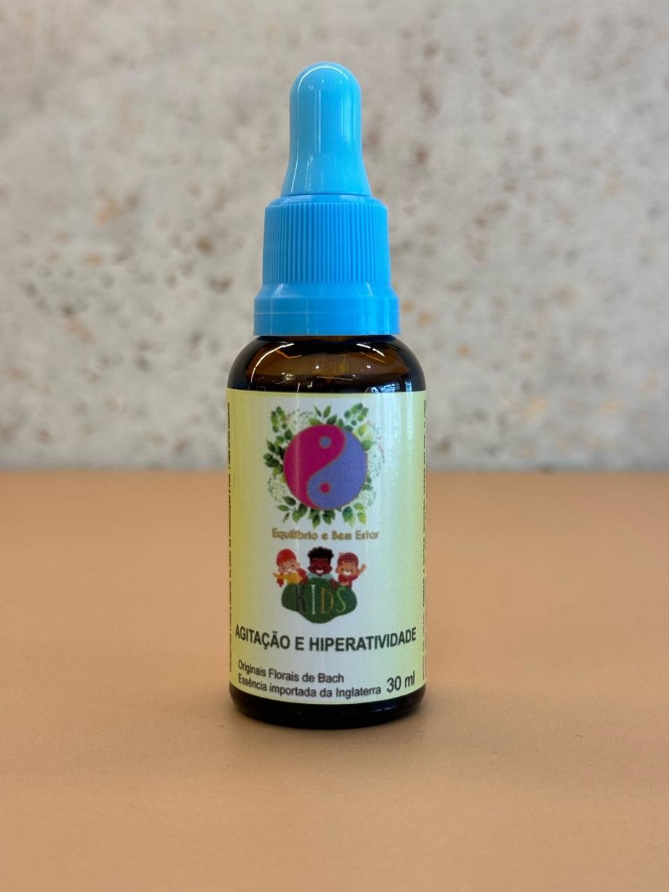 Os florais de Bach podem ser usados como terapia complementar para auxiliar em questões de hiperatividade e interação social, promovendo maior autocontrole e equilíbrio emocional. Eles agem tratando o indivíduo e suas emoções, e não a condição em si, sendo geralmente formulados de forma personalizada por um terapeuta floral.