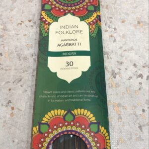 traz a energia e a atmosfera de antigos templos sagrados, com uma fragrância profunda e envolvente que desperta espiritualidade e introspecção. Produzido artesanalmente com resinas e óleos essenciais selecionados, ele promove limpeza energética e conexão interior. Seu aroma místico é perfeito para meditação, práticas espirituais, yoga ou momentos de relaxamento. A queima é lenta e uniforme, liberando uma fumaça delicada que transforma o ambiente em um verdadeiro espaço de paz e contemplação.