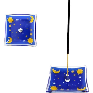 Descrição Descubra a elegância e a Feito de vidro de alta qualidade, o Incensário Celestial não apenas suporta seus incensos favoritos, mas também serve como uma peça decorativa. Perfeito para meditação, yoga ou simplesmente para relaxar após um dia agitado, este porta-incenso transforma qualquer momento em uma experiência sensorial. Adicione um toque de tranquilidade ao seu lar ou presenteie alguém especial com este acessório que une beleza e funcionalidade.serenidade que o Porta-incenso de Vidro Incensário Celestial Quadrado pode trazer para o seu espaço. Com um design quadrado sofisticado, este porta-incenso é ideal para quem busca harmonizar ambientes e criar uma atmosfera relaxante. Ele combina funcionalidade e estética, tornando-se um item indispensável para amantes de incensos.