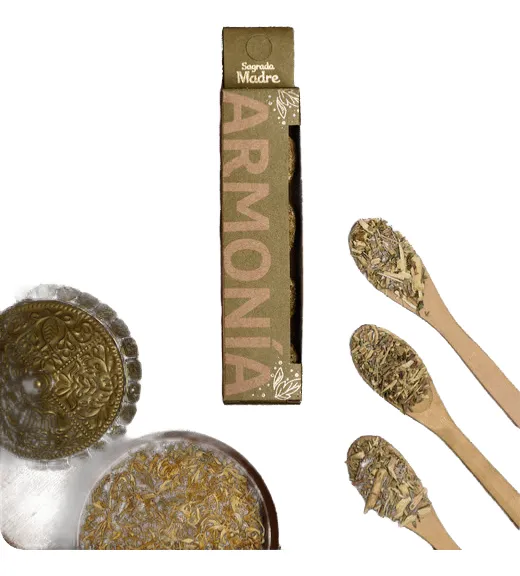 Bombita Defumação Ervais Sagrada Madre c/4 Ideal para fazer uma limpeza energética e elevar o ânimo e consciência espiritual. Assim como limpamos o nosso corpo, é importante purificar a nossa casa e espaços de trabalho. Esta ferramenta é bastante antiga e sustenta o seu poder de intenção e comunicação com ervas, permitindo a conexão com a terra, o universo e seu poder de renovação, restaurando a harmonia na sua casa, corpo e alma.