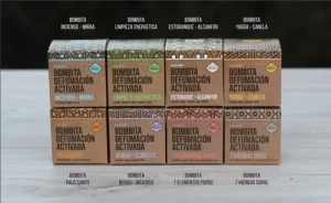 Características do produtoCaracterísticas principais Marca Sagrada Madre Modelo Defumacion Activada Formato do incenso Bombinhas Tipo de embalagem Caixa Fragrância Benjui-Almizcle Características de venda Formato de venda Unidade Unidades por embalagem 8 Peso Peso líquido 15 g Outros Duração 8 m Ingredientes Mirra, INCIENSO