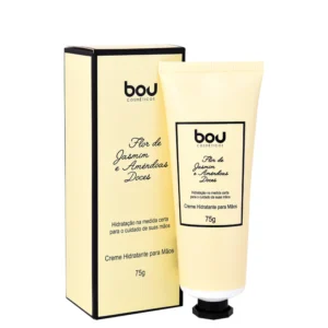 Com uma envolvente fragrância Oriental Floral e um leve toque Gourmand, o Creme Hidratante para Mãos Flor de Jasmim e Amêndoas Doces oferece cuidado diário com delicadeza e sofisticação. Sua fórmula leve e de rápida absorção proporciona hidratação intensa sem deixar a pele oleosa, mantendo as mãos e cutículas protegidas, suaves e perfumadas ao longo do dia.