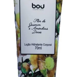 Sua fragrância delicada de Flor de Jasmim e Amêndoas Doces envolve a pele em carinho, proporcionando uma experiência sensorial única e reconfortante, como se fosse um abraço suave da natureza. Aroma: Flor de Jasmim e Amêndoas Doces Benefícios / Diferenciais • Hidratação prolongada e profunda • Toque aveludado e rápida absorção • Fragrância delicada e envolvente • Promove momentos de autocuidado e bem-estar • Nutre e perfuma a pele de forma suave • Ideal para uso diário em todos os tipos de pele