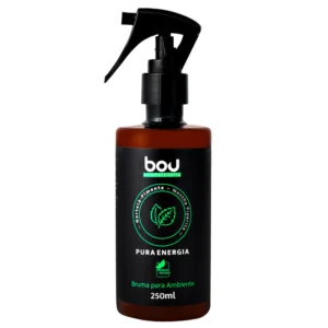 A Bruma para Ambiente Hortelã-Pimenta da Boutique de Aromas é formulada com Óleo Essencial 100% Puro de Menta (Mentha Piperita), proporcionando o efeito Pura Energia. Vegana e não testada em animais, ela traz um aroma fresco e mentolado que purifica o ambiente, alivia o stress e recarrega as energias.