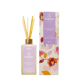 Com seu aroma fresco e agradável, a Lavanda é reconhecida por perfumar delicadamente ambientes e jardins. A fragrância Bouquet de Lavanda proporciona uma experiência de bem-estar, leveza e conforto, ideal para quem busca momentos de calmaria e paz no dia a dia. Perfeita para tornar qualquer espaço mais acolhedor e relaxante.