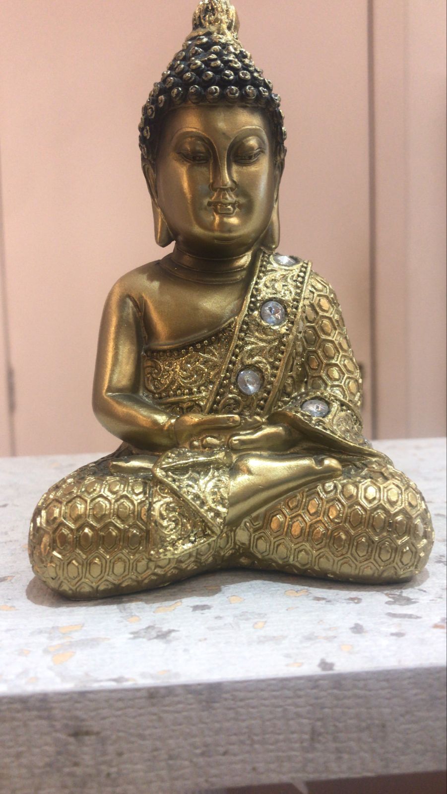 BUDA HINDU TIBETANO MEDITANDO Tamanho: Pequeno Cor: Dourado Premium Material: Resina de alta qualidade