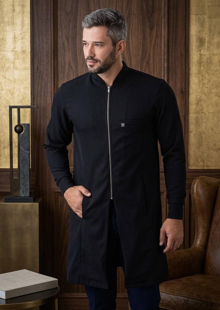Sobre esse produto O jaleco Garbo possui modelagem de alto padrão, ele se ajusta perfeitamente ao corpo, seus detalhes trazem muita elegância para o modelo, possui zíper para agilidade e praticidade, sua gola padre e seus bolsos fazem com que esse modelo se torne uma peça essencial para todos os homens refinados e sofisticados. Disponível nas cores marinho, preto e branco. Confeccionado em gabardine de alto padrão. O gabardine é um tipo de tecido com belas e distintas nervuras diagonais causadas pelo entrelaçamento dos fios. É elaborado em poliéster e possui um acabamento limpo, também é firme e duradouro e possui um brilho suave e distinto. Ideal para quem procura beleza, praticidade e resistência. Importante!! todos os nossos produtos possuem uma tabela de medidas exclusivas, recomendamos sempre aos nossos clientes consultarem essa tabela antes de concretizarem a compra.