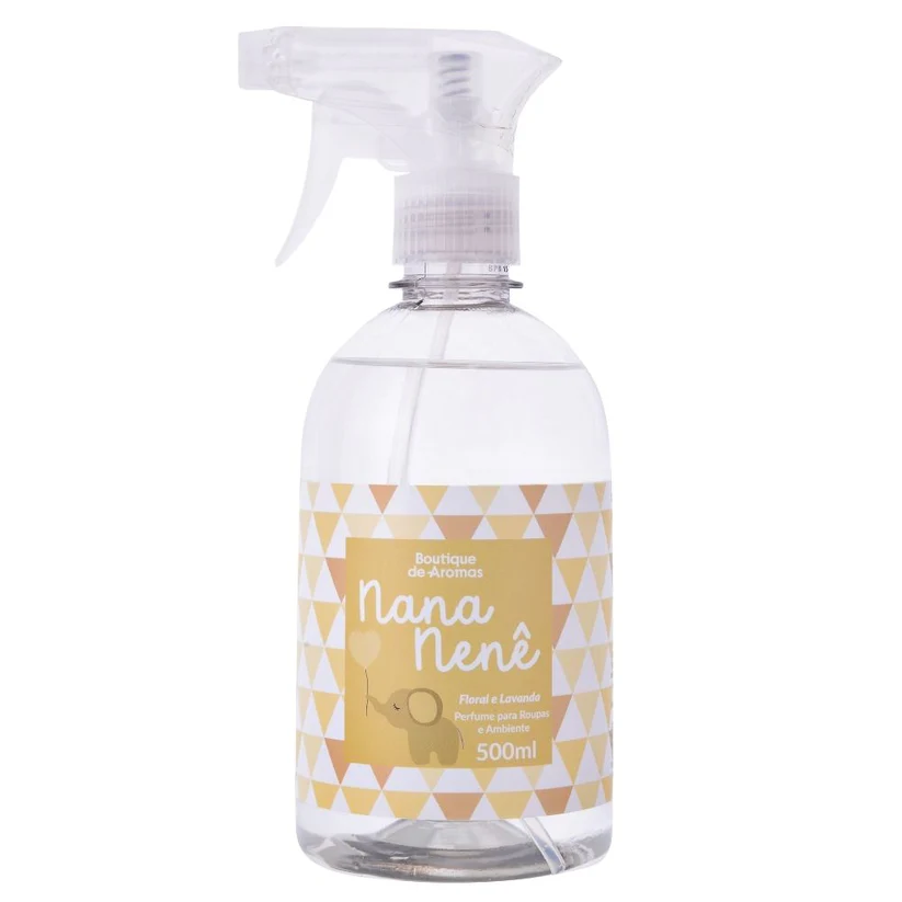 O Perfume para Roupas e Ambiente Nana Nenê foi desenvolvido para deixar o espaço repleto de carinho, aconchego e acolhimento. Com uma fragrância suave e relaxante, é perfeito para criar um ambiente de conexão e afeto entre mamãe e bebê desde os primeiros momentos. Um aroma pensado para envolver todos os sentidos – do toque ao olfato – proporcionando uma atmosfera tranquila, segura e amorosa.