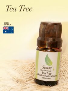 Óleo do terapeuta e da proteção. Renova, refresca e protege da energia do ambiente. Traz sensação de clareza, limpeza e purificação. Estimula a auto observação e auxilia a enxergar o que está em nosso inconsciente, como insights.Antisséptico.